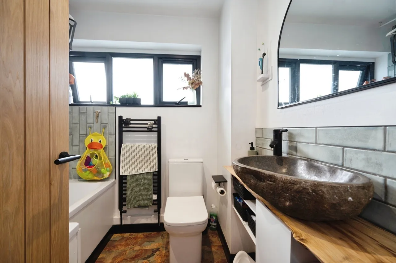The Glade, Hayling Island, PO11, photo 6