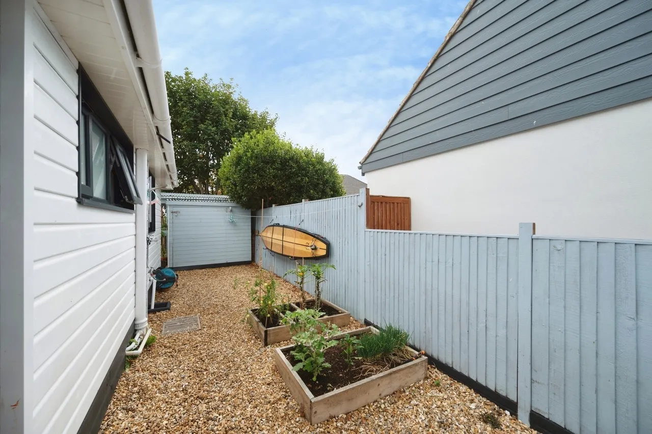 The Glade, Hayling Island, PO11, photo 11