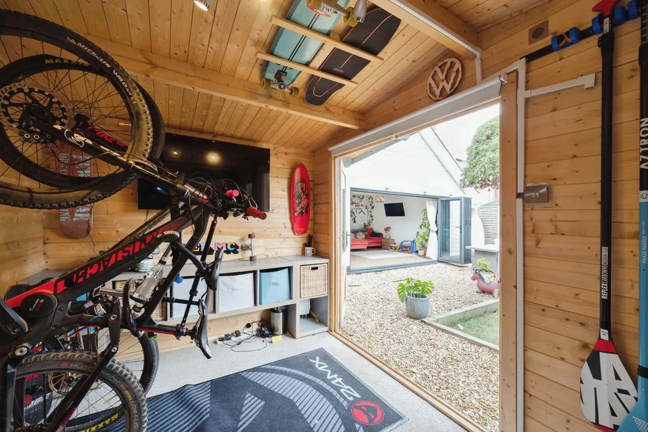 The Glade, Hayling Island, PO11, photo 10