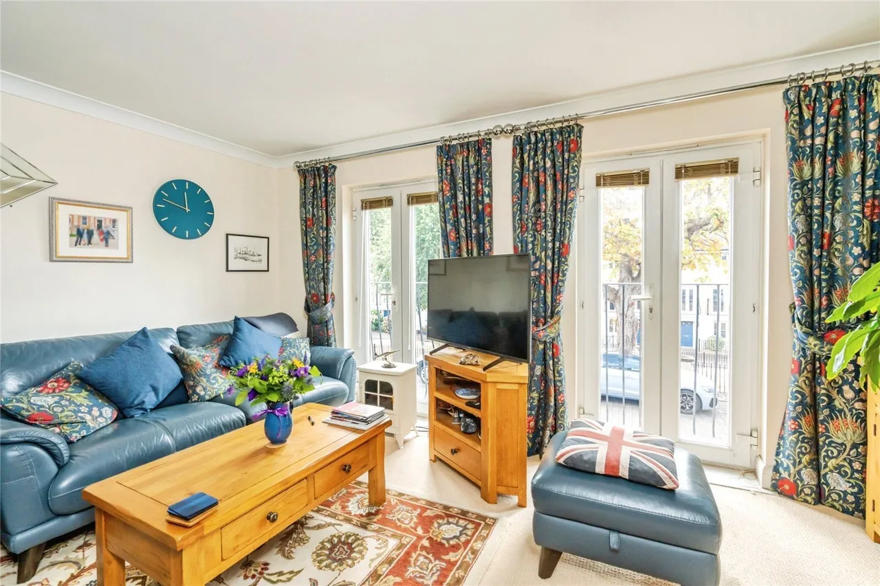 Woodlands Lane, Chichester, PO19, photo 2