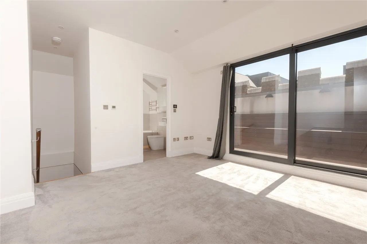Lower Square, Old Isleworth, TW7, photo 15