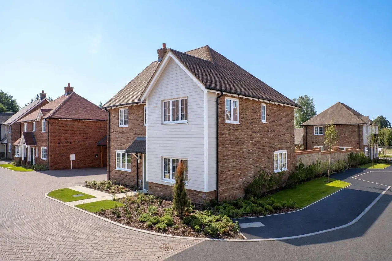 Sutton Valence, North Street, Sutton Valence, Maidstone, ME17 3HS, photo 3