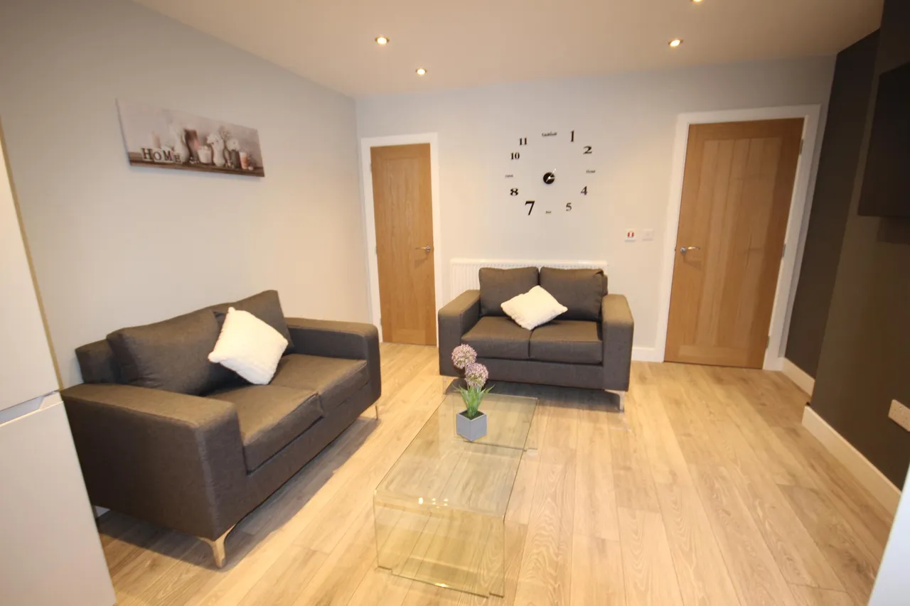 Belvedere Road, Burton upon Trent, DE13, photo 3