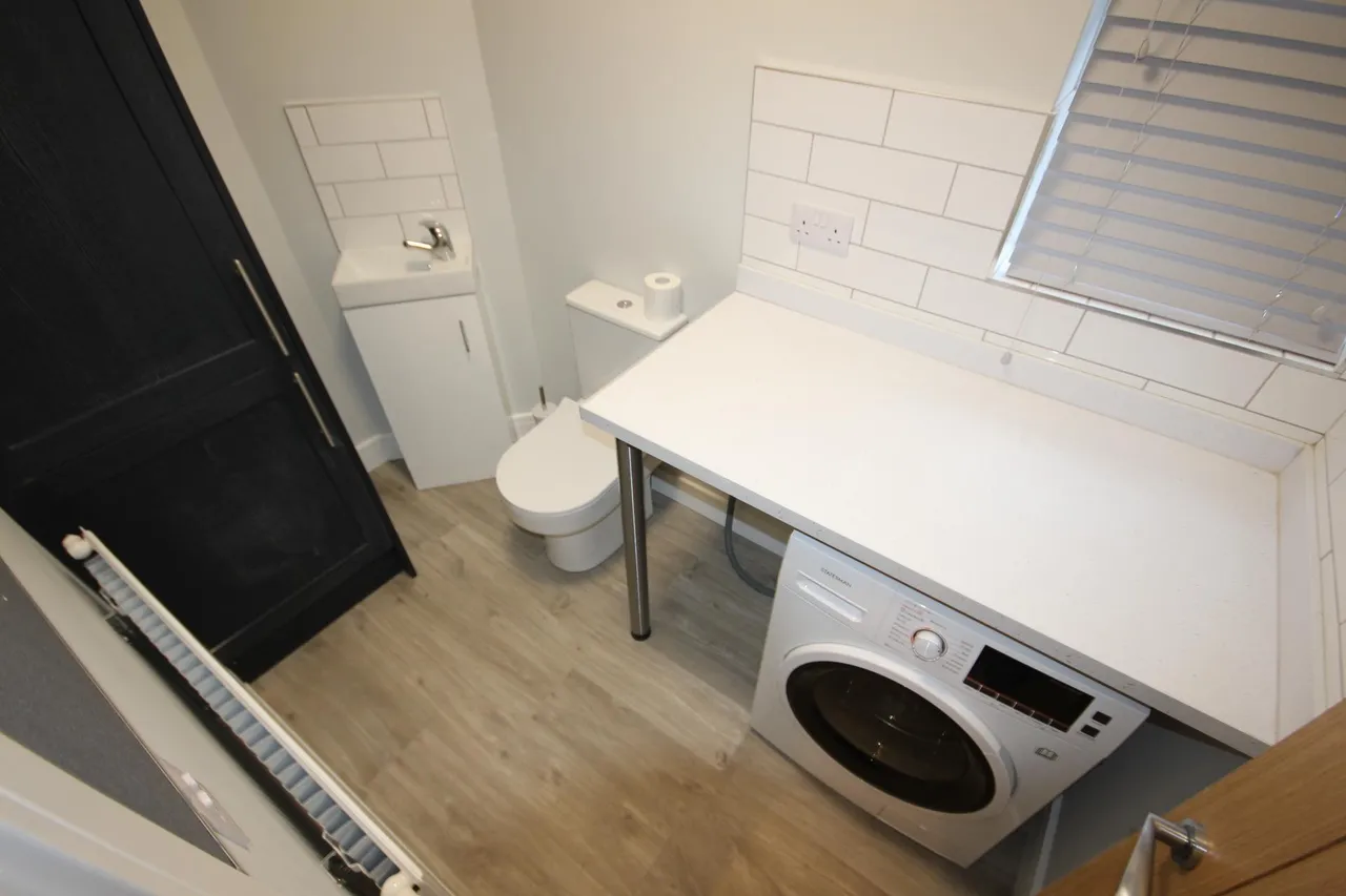 Belvedere Road, Burton upon Trent, DE13, photo 9