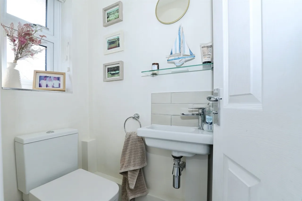 Dickens Drive, Stamford, PE9, photo 11