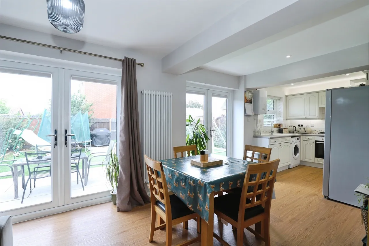 Dickens Drive, Stamford, PE9, photo 3