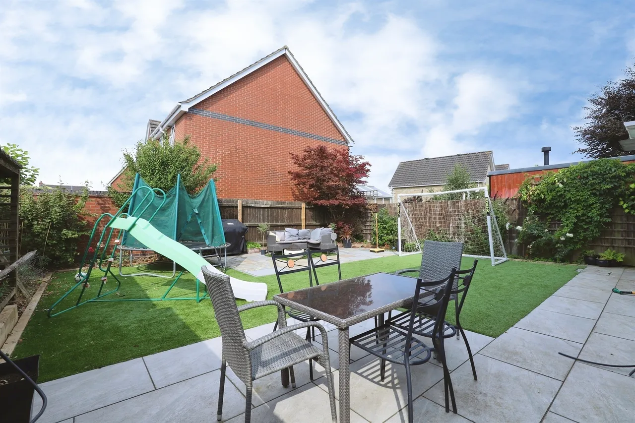 Dickens Drive, Stamford, PE9, photo 17