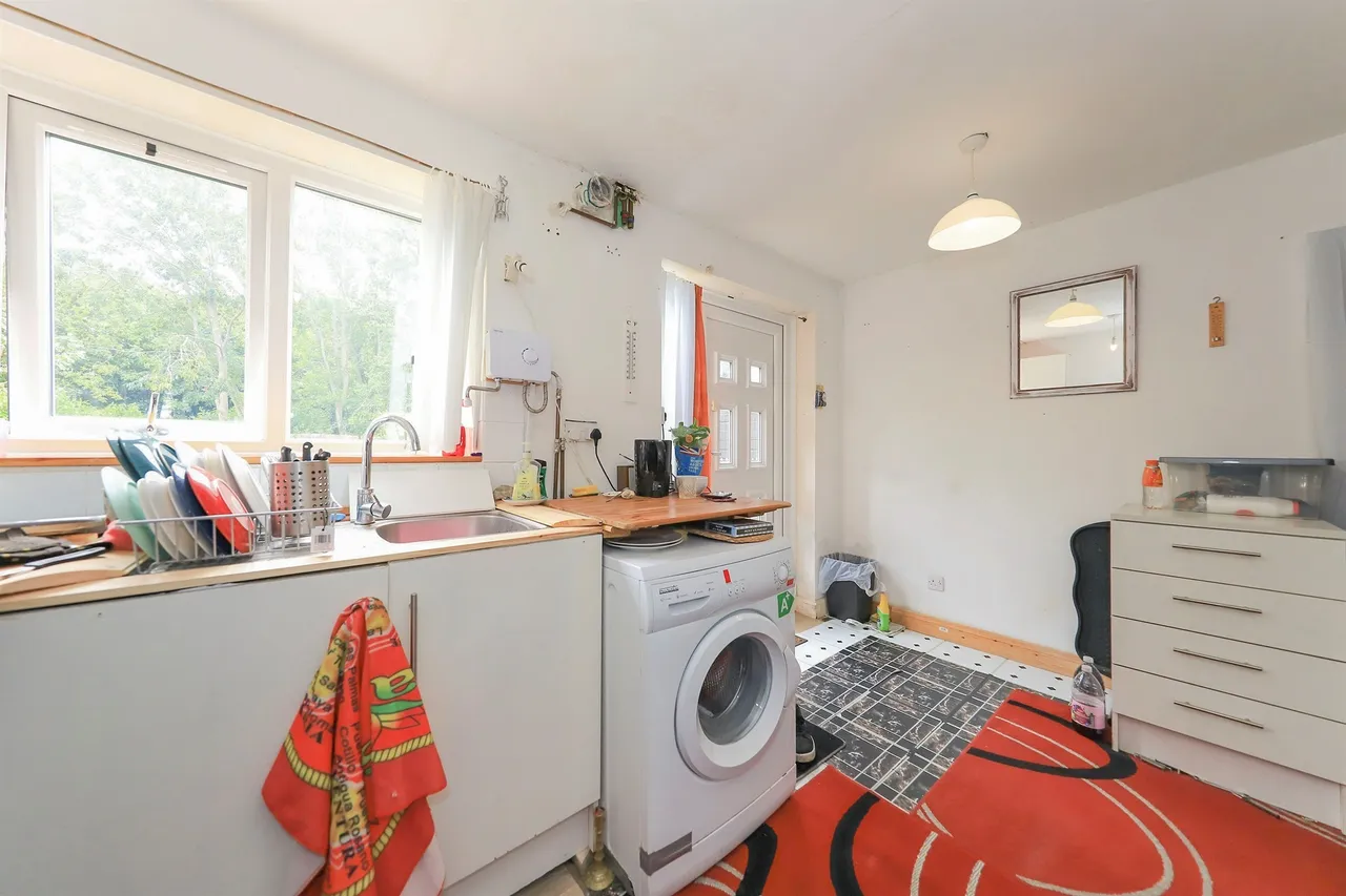 Marksbury Close, Dunstall, WV6, photo 4