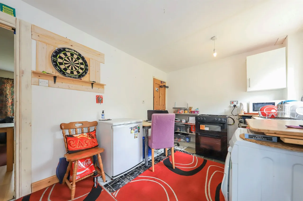 Marksbury Close, Dunstall, WV6, photo 9