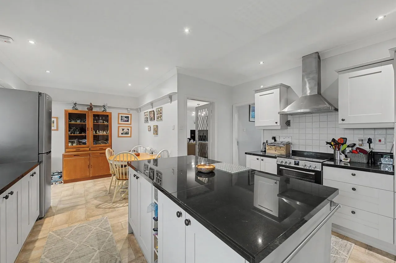 Mavis Enderby, Spilsby, PE23, photo 2