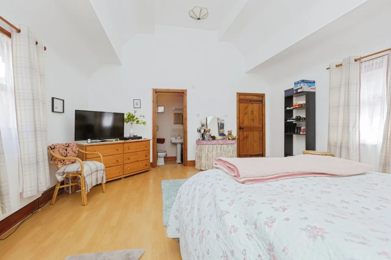 The Firs, Syston, LE7, photo 13