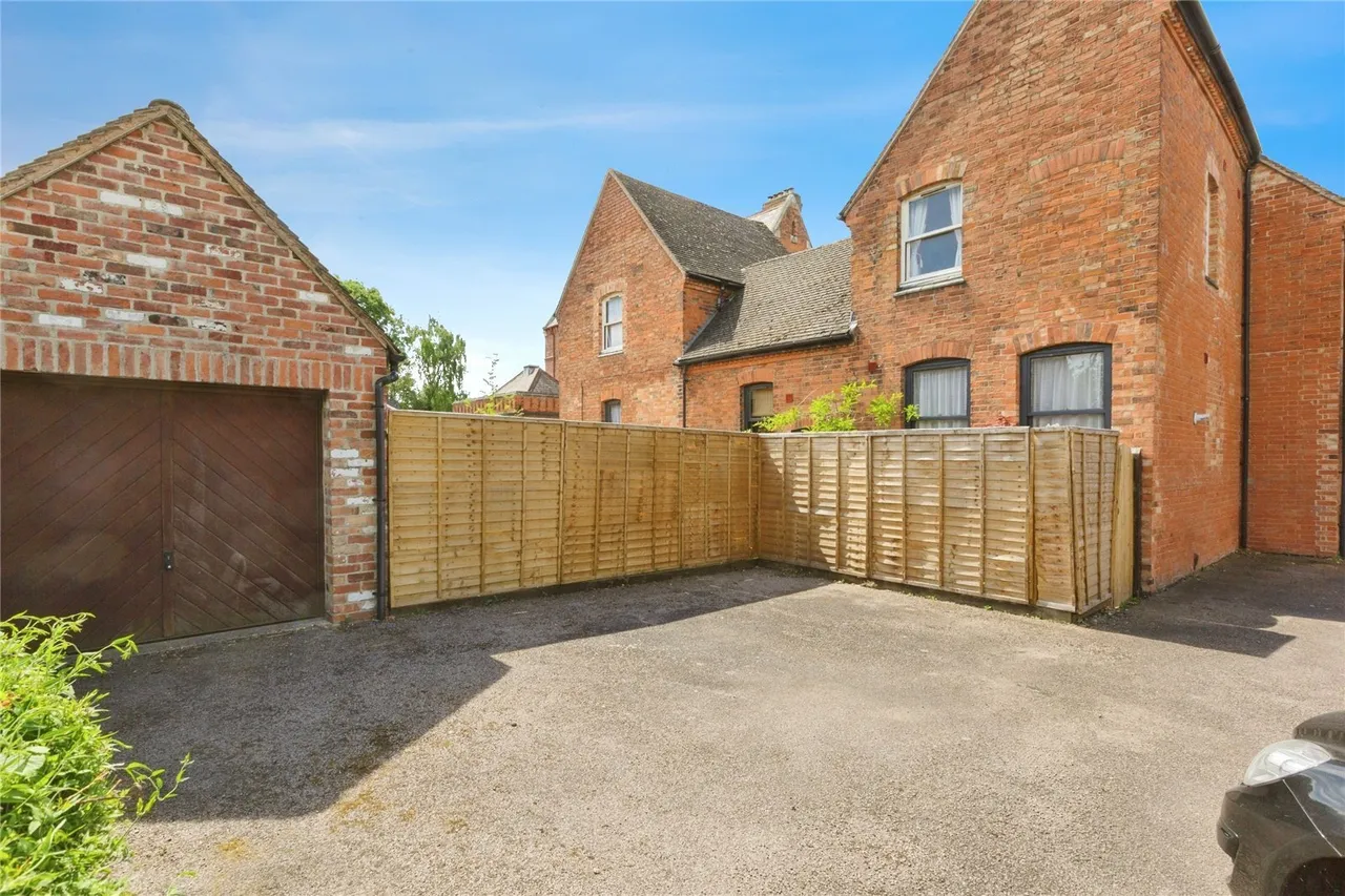 The Firs, Syston, LE7, photo 21