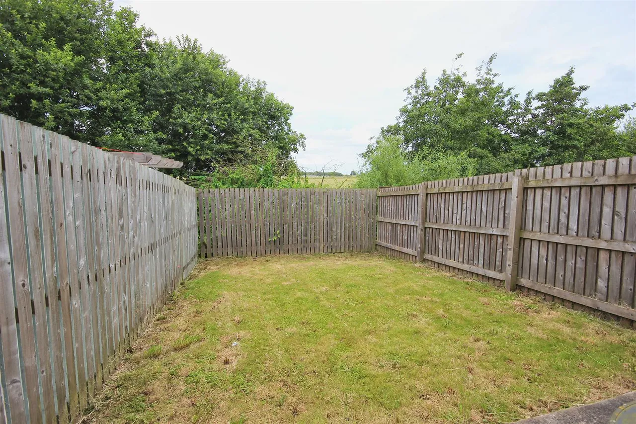 Ashcourt Drive, Hornsea, photo 11