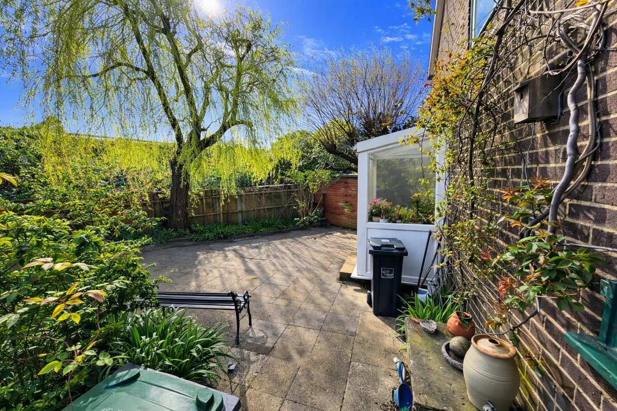 Lancing, BN15 8BL, photo 2