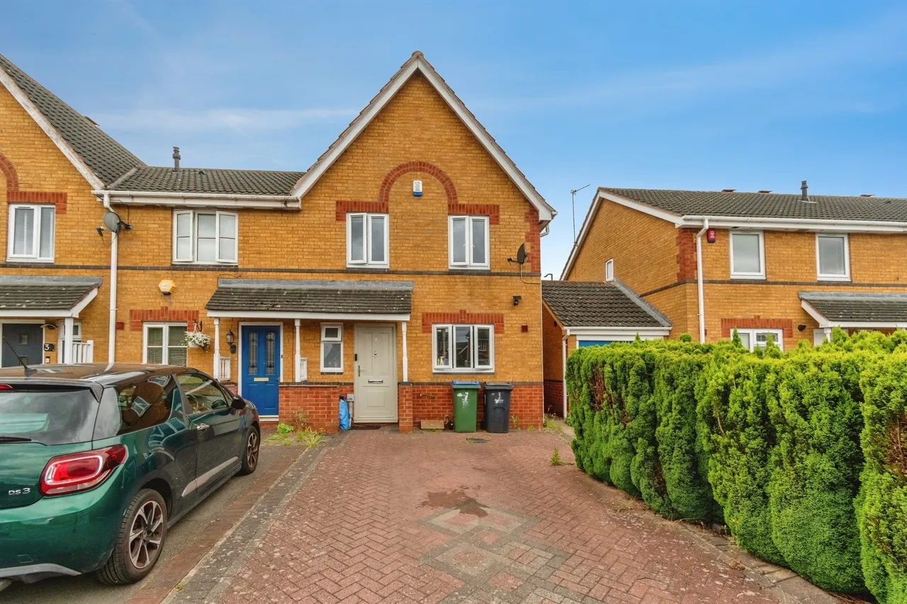 3 bed house for sale — Star Close, Tipton
