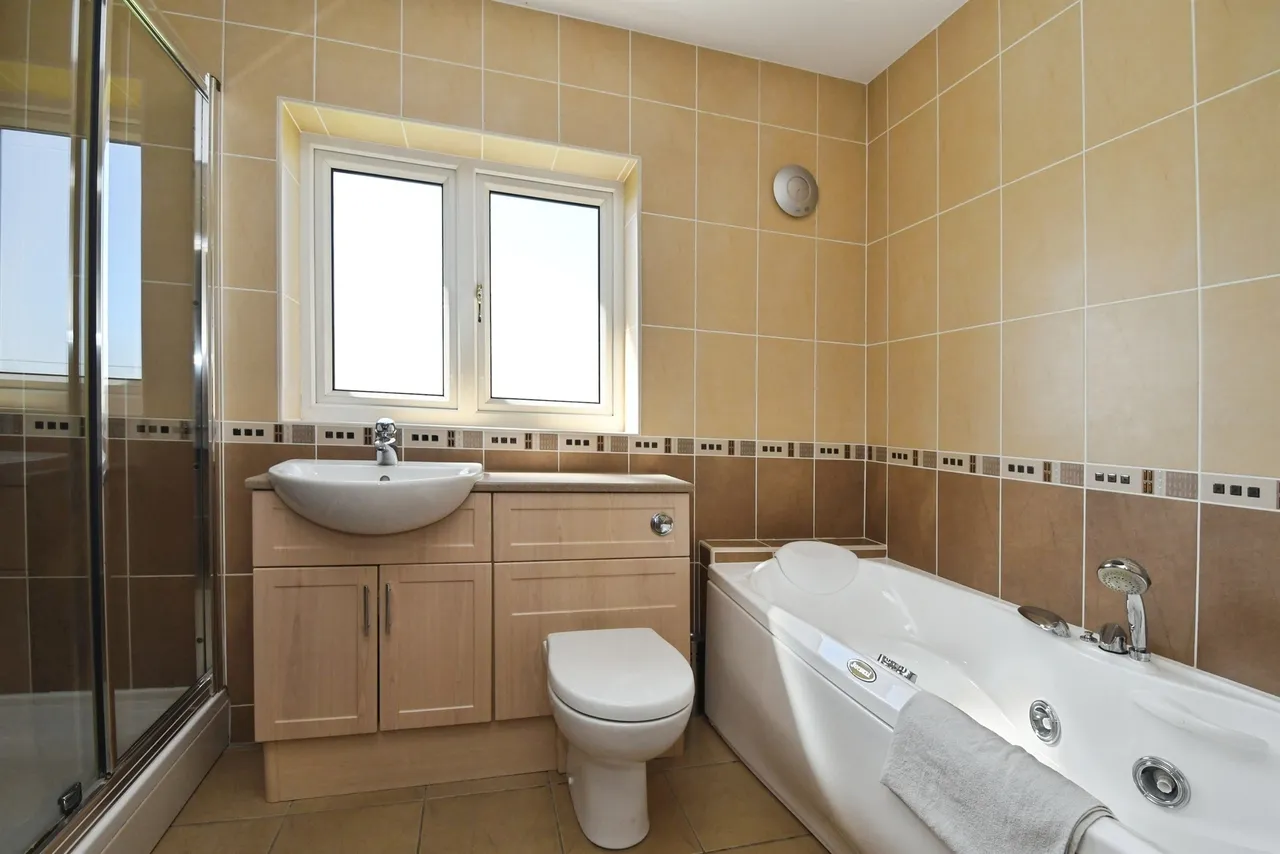 Trentside, Derrythorpe, DN17, photo 19