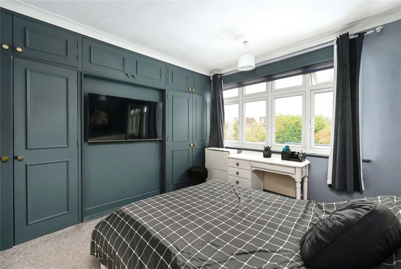Pavilion Gardens, Staines, TW18, photo 10