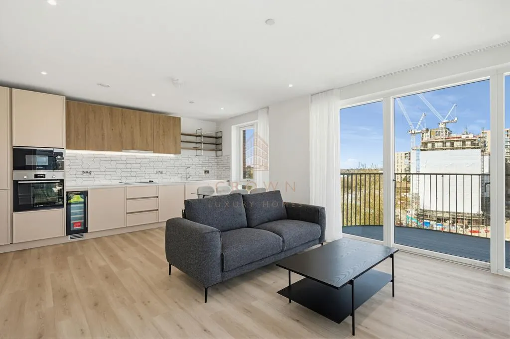 3 bed flat to rent, Townsend Road, London, SE3