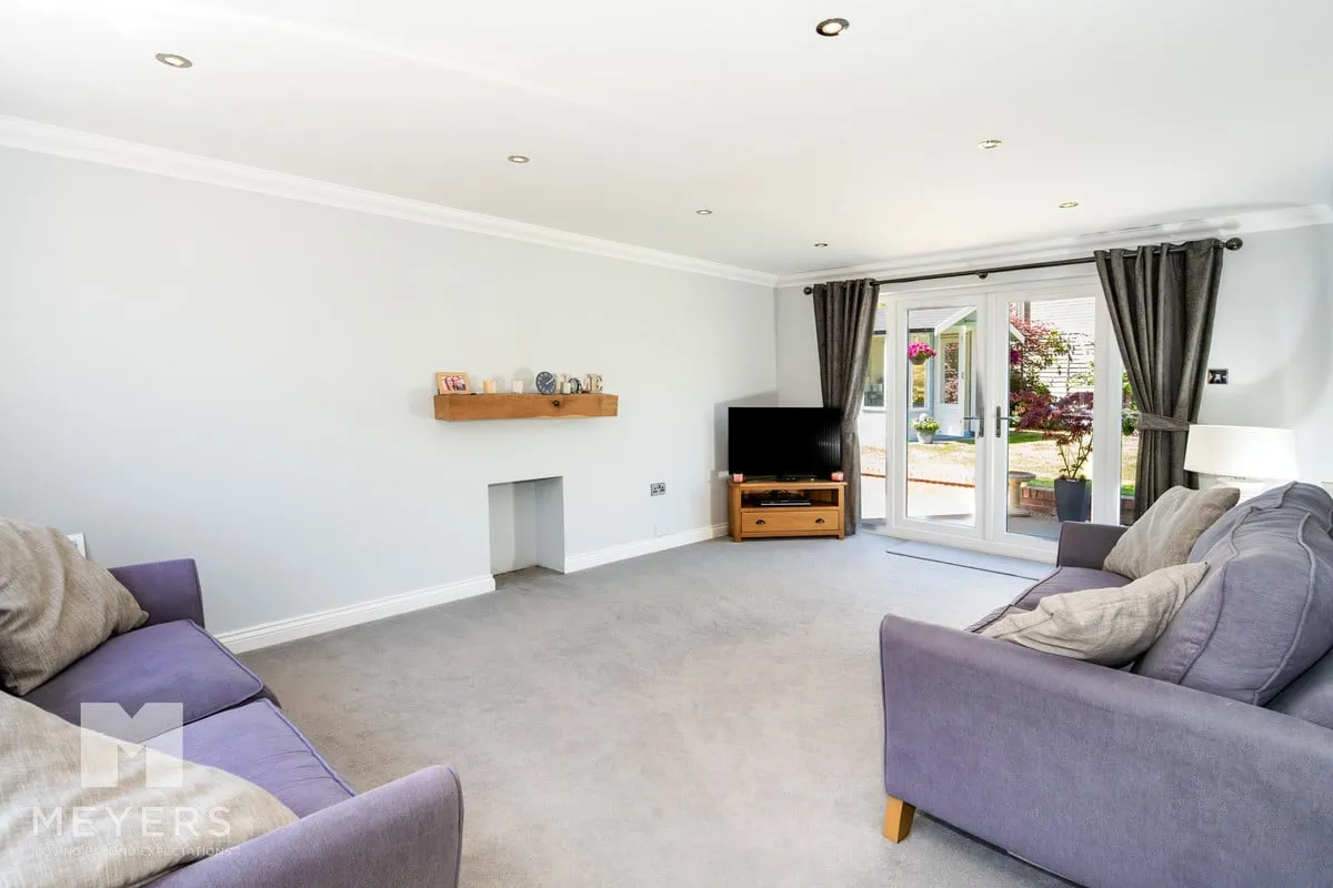 Haywards Farm Close, Verwood, BH31, photo 2