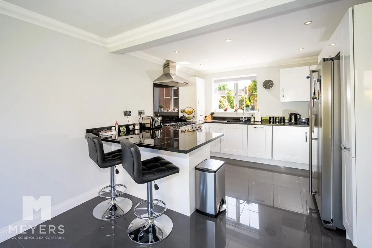 Haywards Farm Close, Verwood, BH31, photo 11
