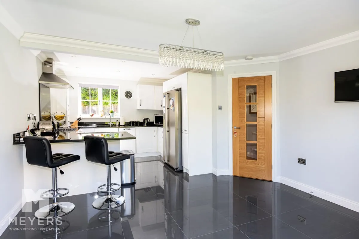 Haywards Farm Close, Verwood, BH31, photo 4