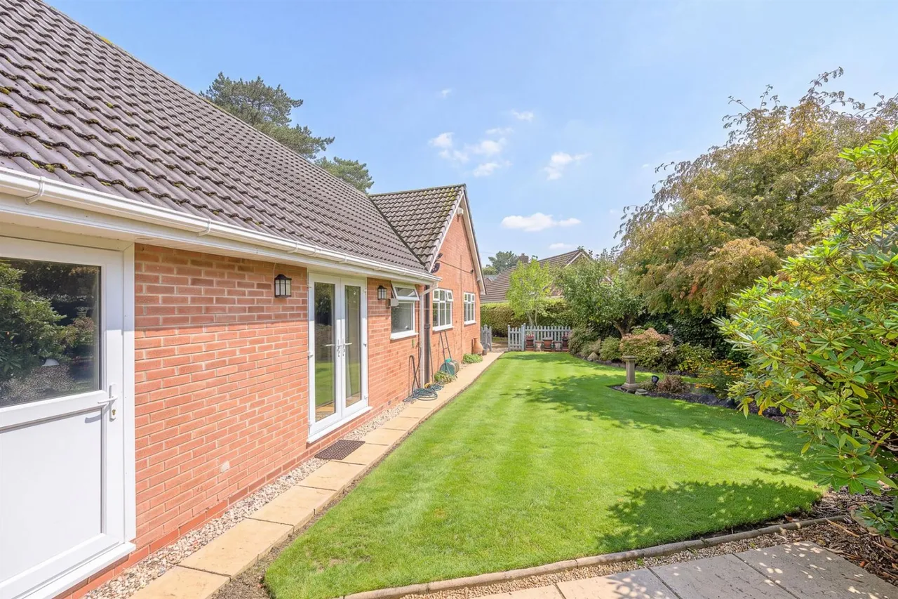 Summercourt Square, Kingswinford, DY6, photo 37