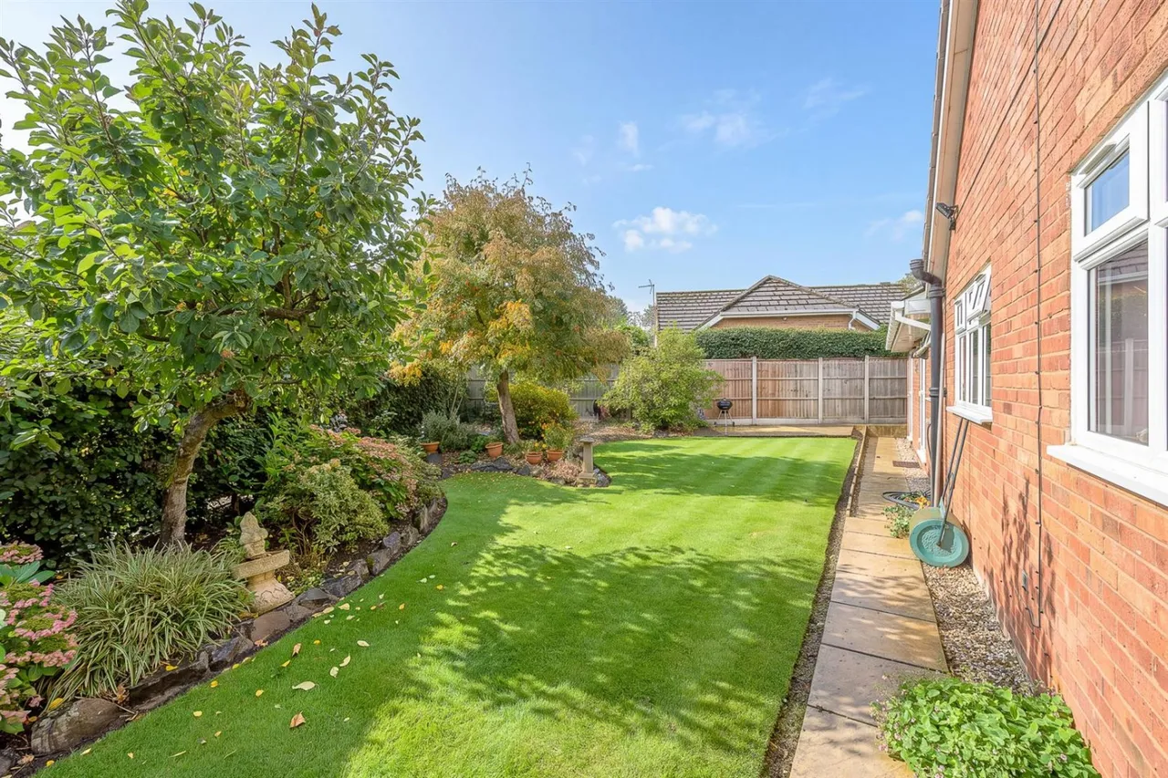 Summercourt Square, Kingswinford, DY6, photo 7