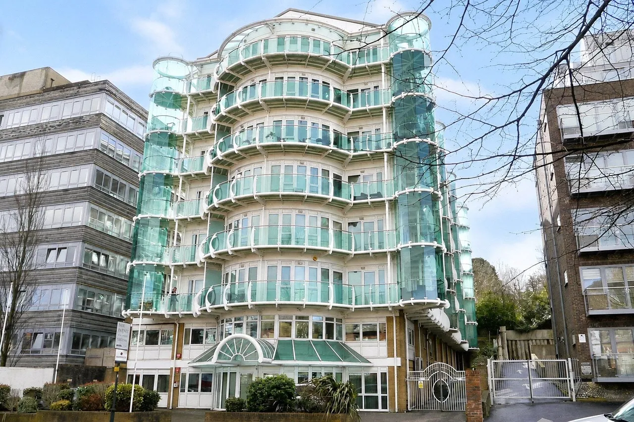 2 bed flat to rent, Station Road, New Barnet, EN5