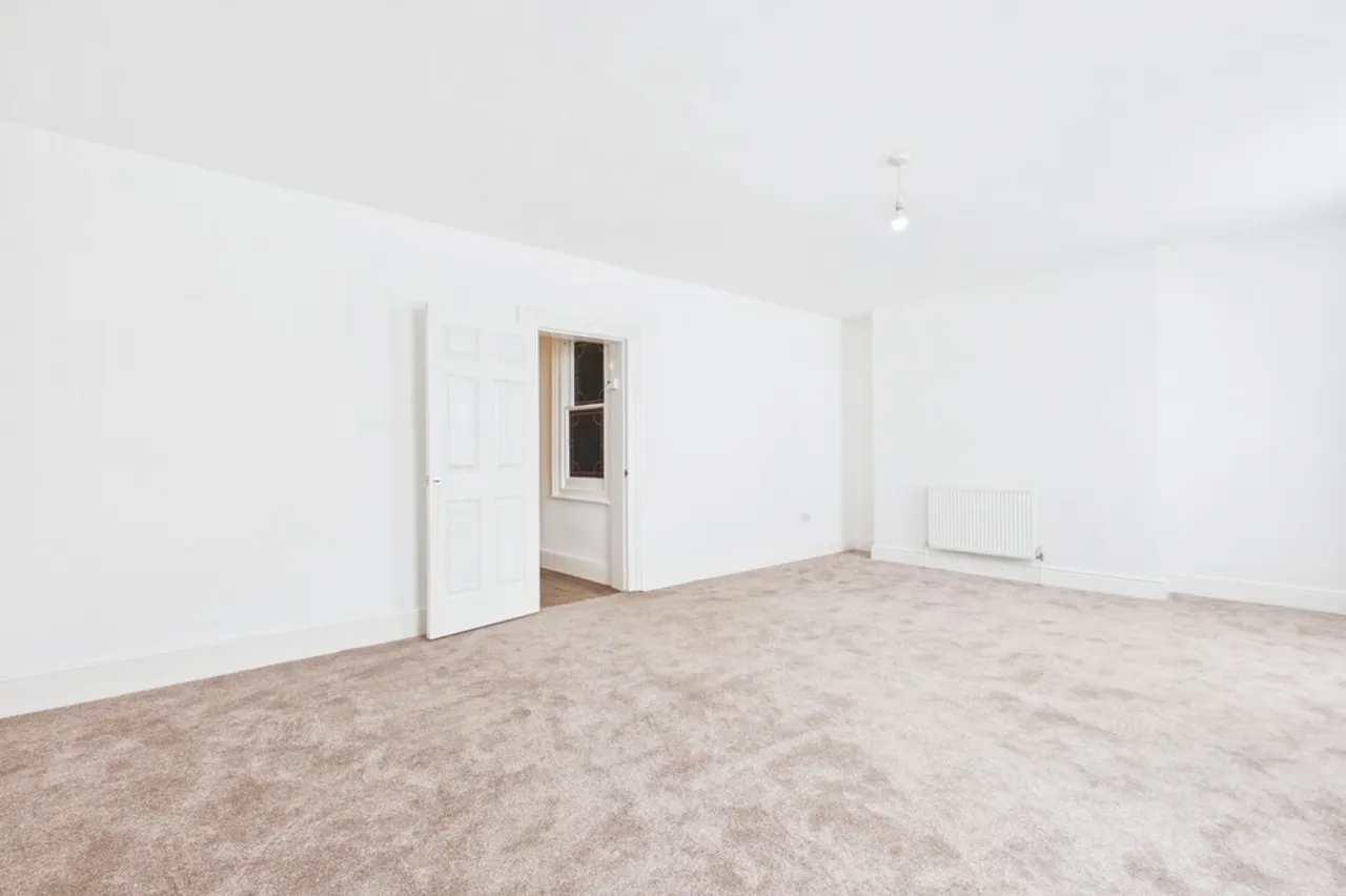 Sandgate Road, Folkestone, photo 11