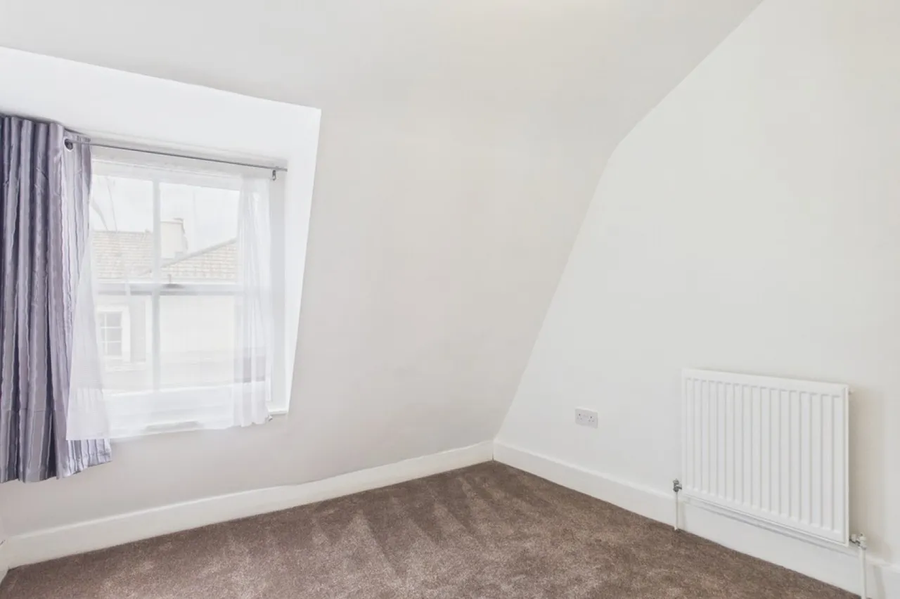 Sandgate Road, Folkestone, photo 7