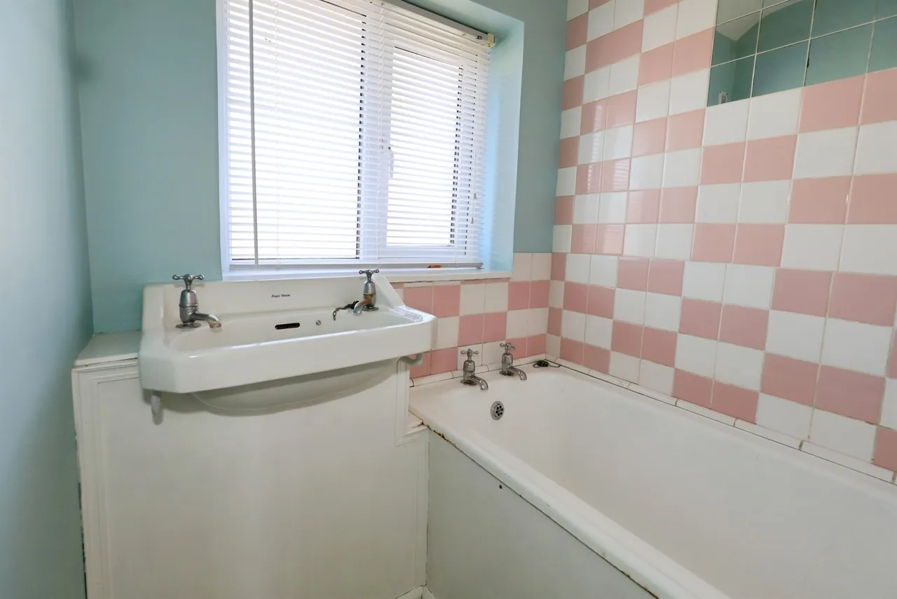 Masefield Close, Bilston, WV14, photo 11