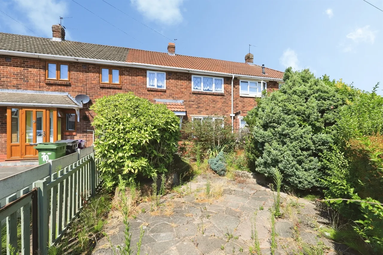3 bed house for sale, Masefield Close, Bilston, WV14