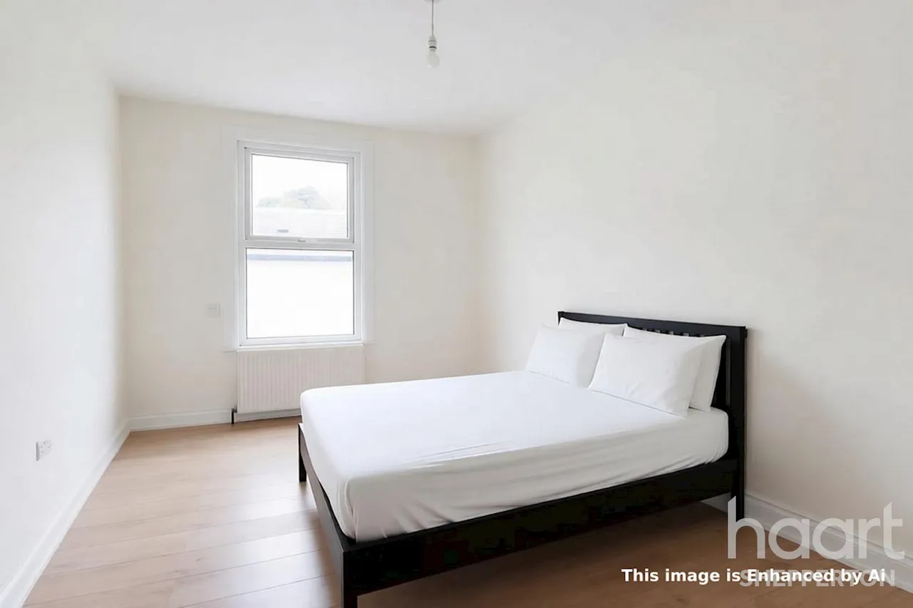 2 bed flat to rent, Shepperton, TW16
