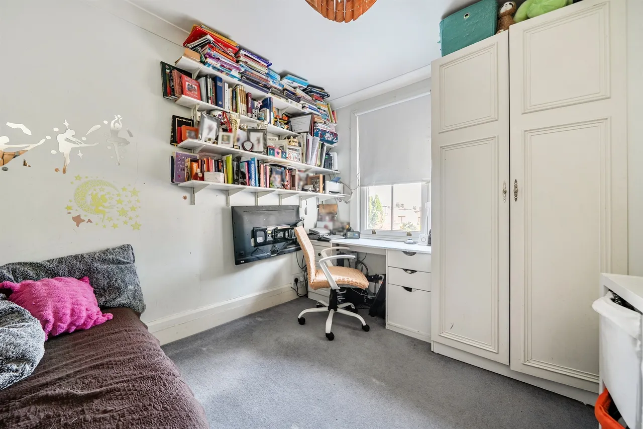 Merton Road, Enfield, photo 10