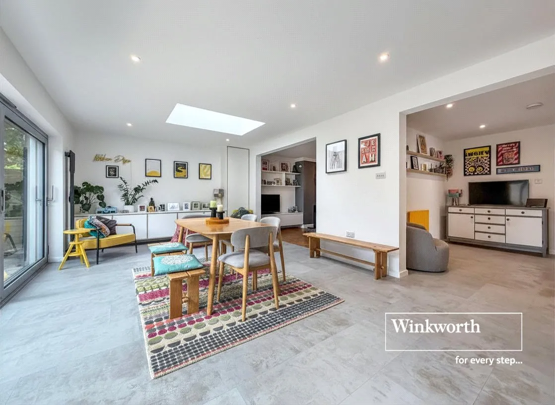Mags Barrow, West Parley, Ferndown, Dorset, BH22, photo 5