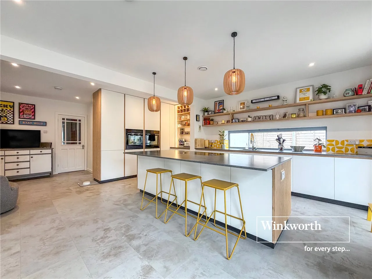 Mags Barrow, West Parley, Ferndown, Dorset, BH22, photo 3