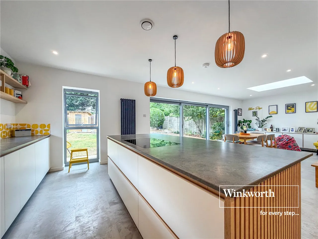 Mags Barrow, West Parley, Ferndown, Dorset, BH22, photo 2