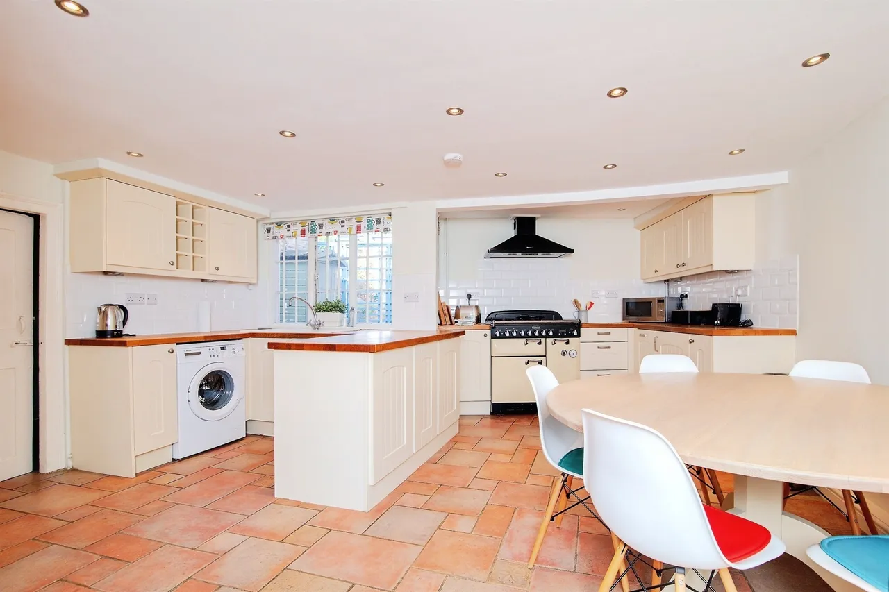 North Street, Peterborough, PE8, photo 4