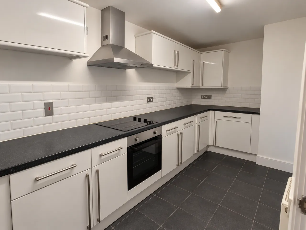 Portsmouth Road, Lee On The Solent, PO13, photo 2