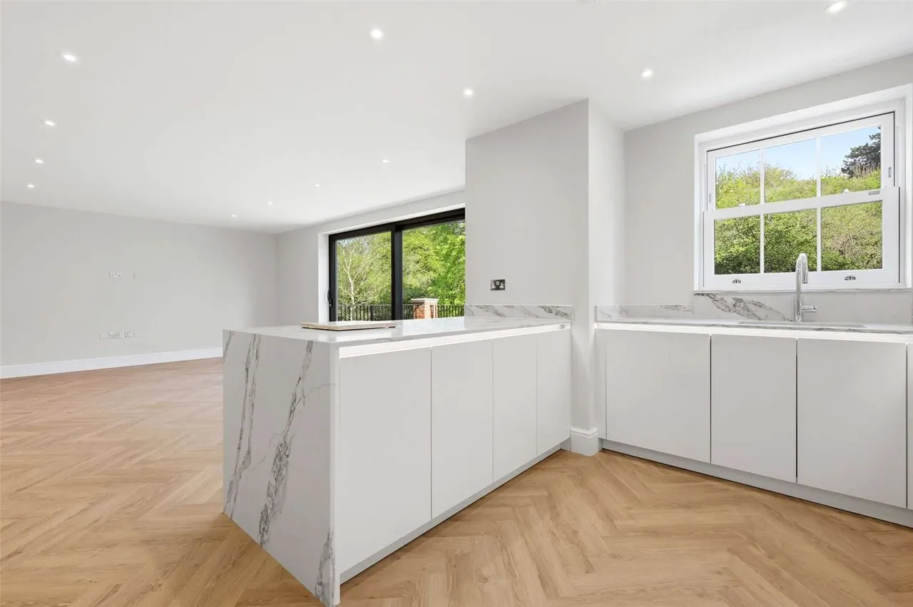 Forest Heights, High Lane, Stansted, Essex, CM24 8YG, photo 5