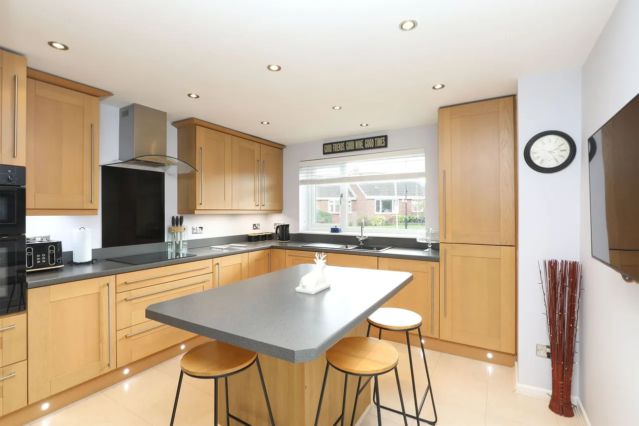Beckton Avenue, Waterthorpe, S20, photo 6