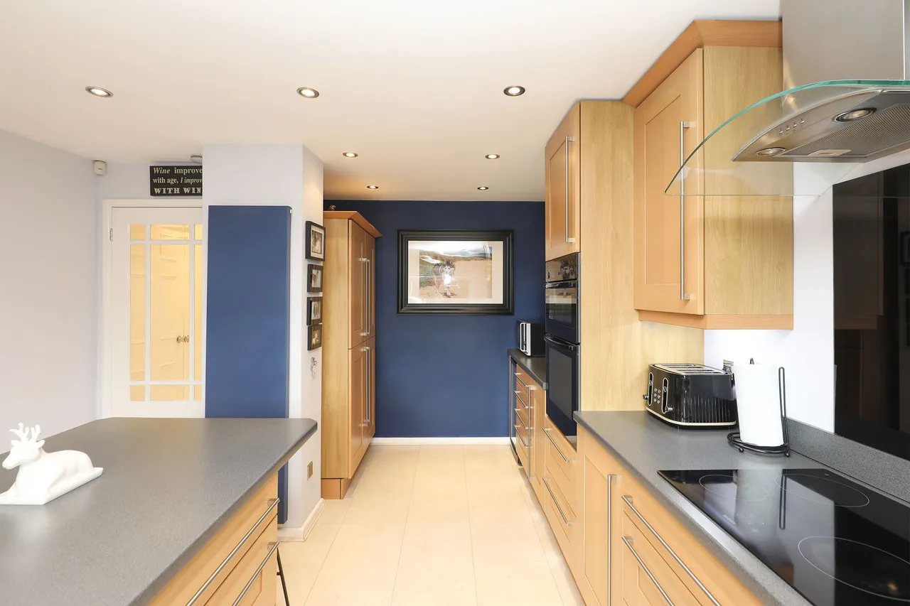 Beckton Avenue, Waterthorpe, S20, photo 5