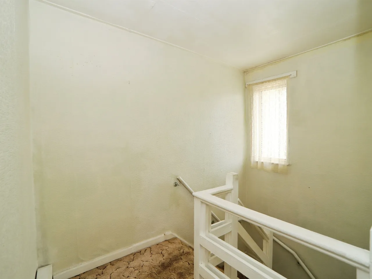 First Avenue, CAERPHILLY, photo 10
