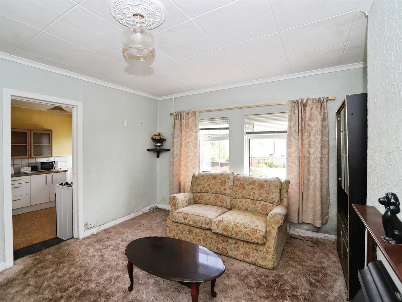 First Avenue, CAERPHILLY, photo 4