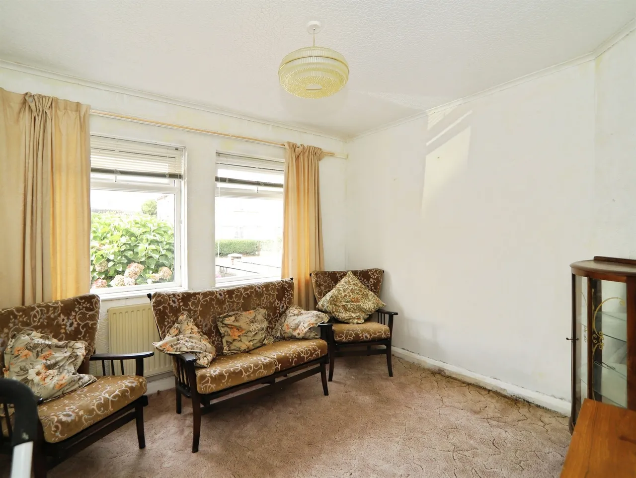 First Avenue, CAERPHILLY, photo 7