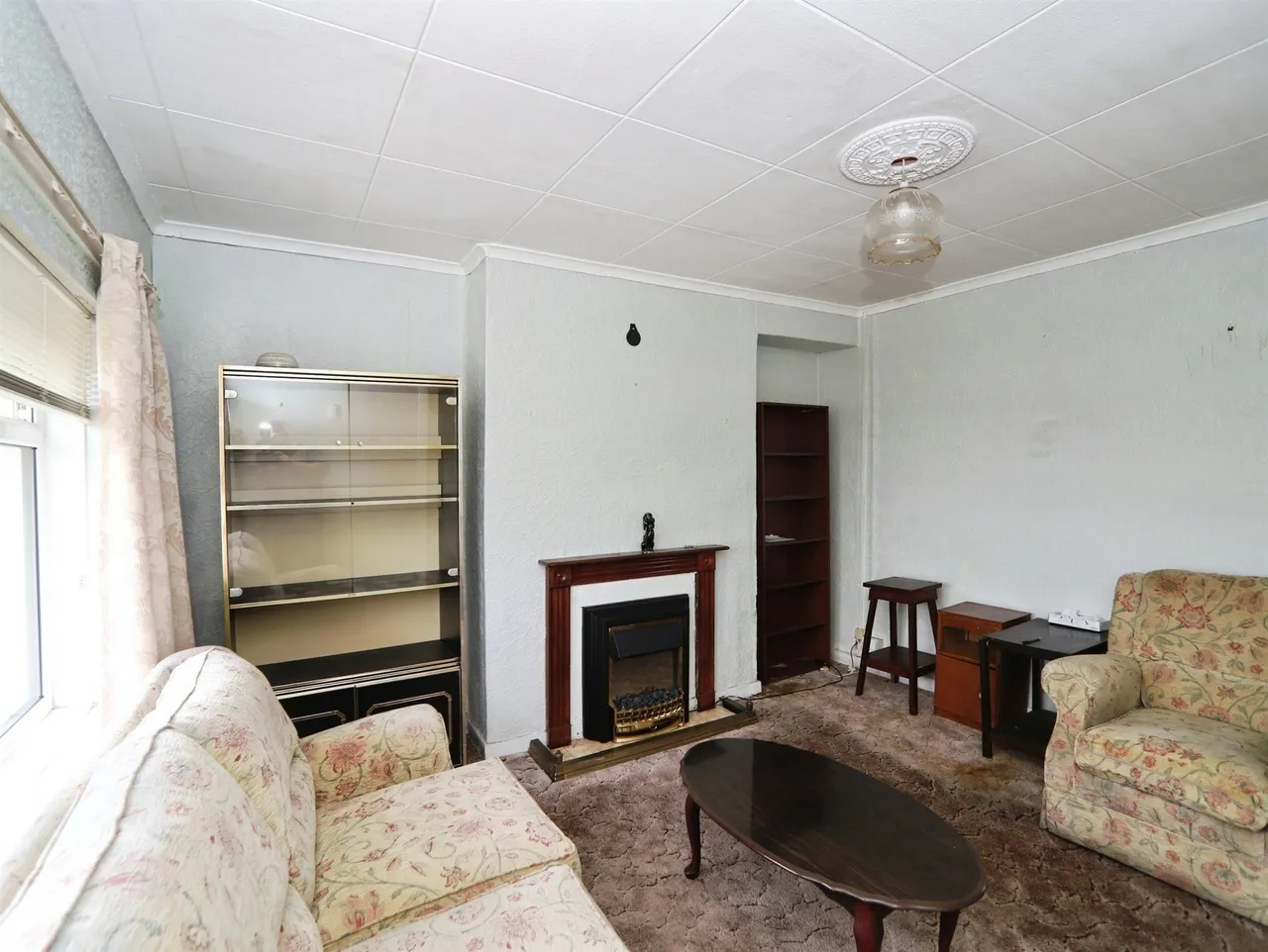 First Avenue, CAERPHILLY, photo 5