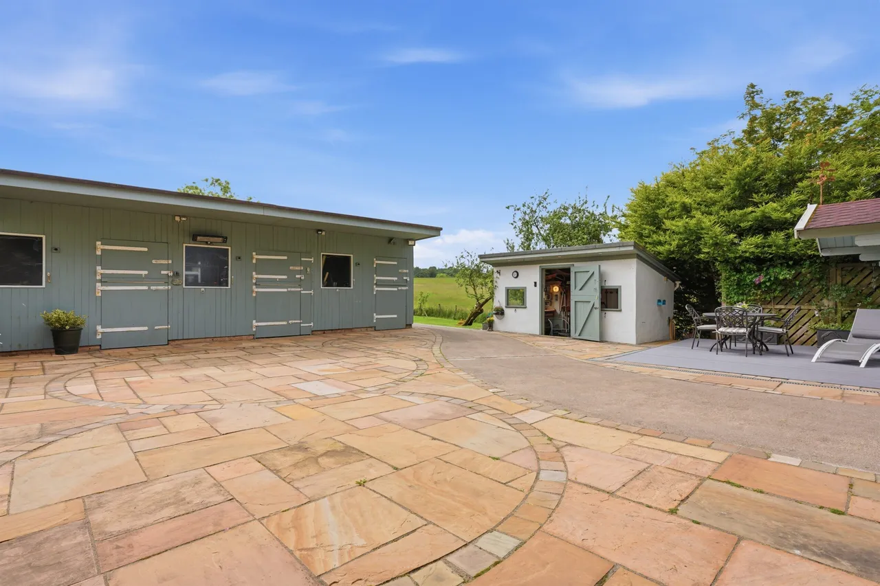 Humbie Road, Newton Mearns, photo 26