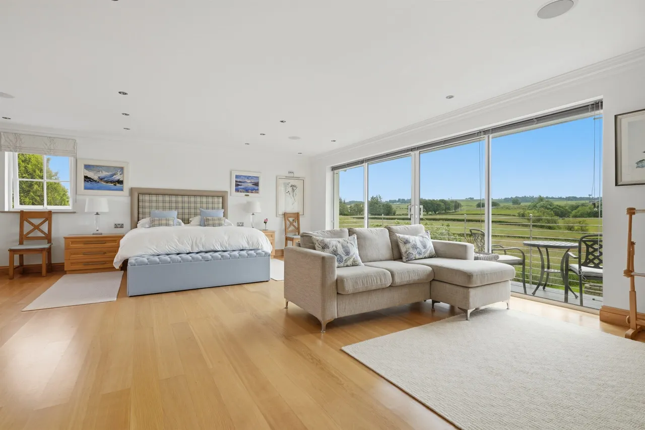 Humbie Road, Newton Mearns, photo 12