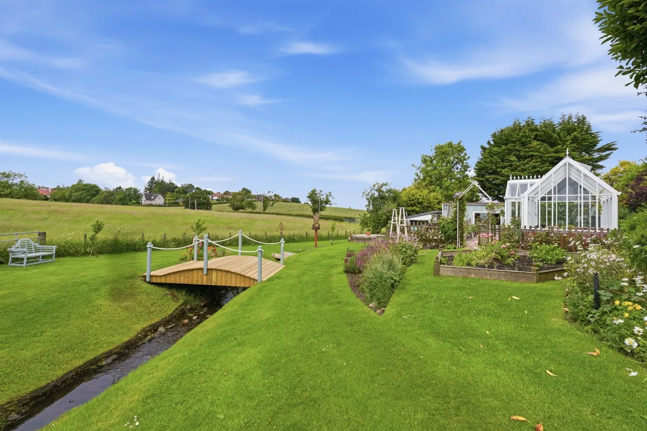 Humbie Road, Newton Mearns, photo 25