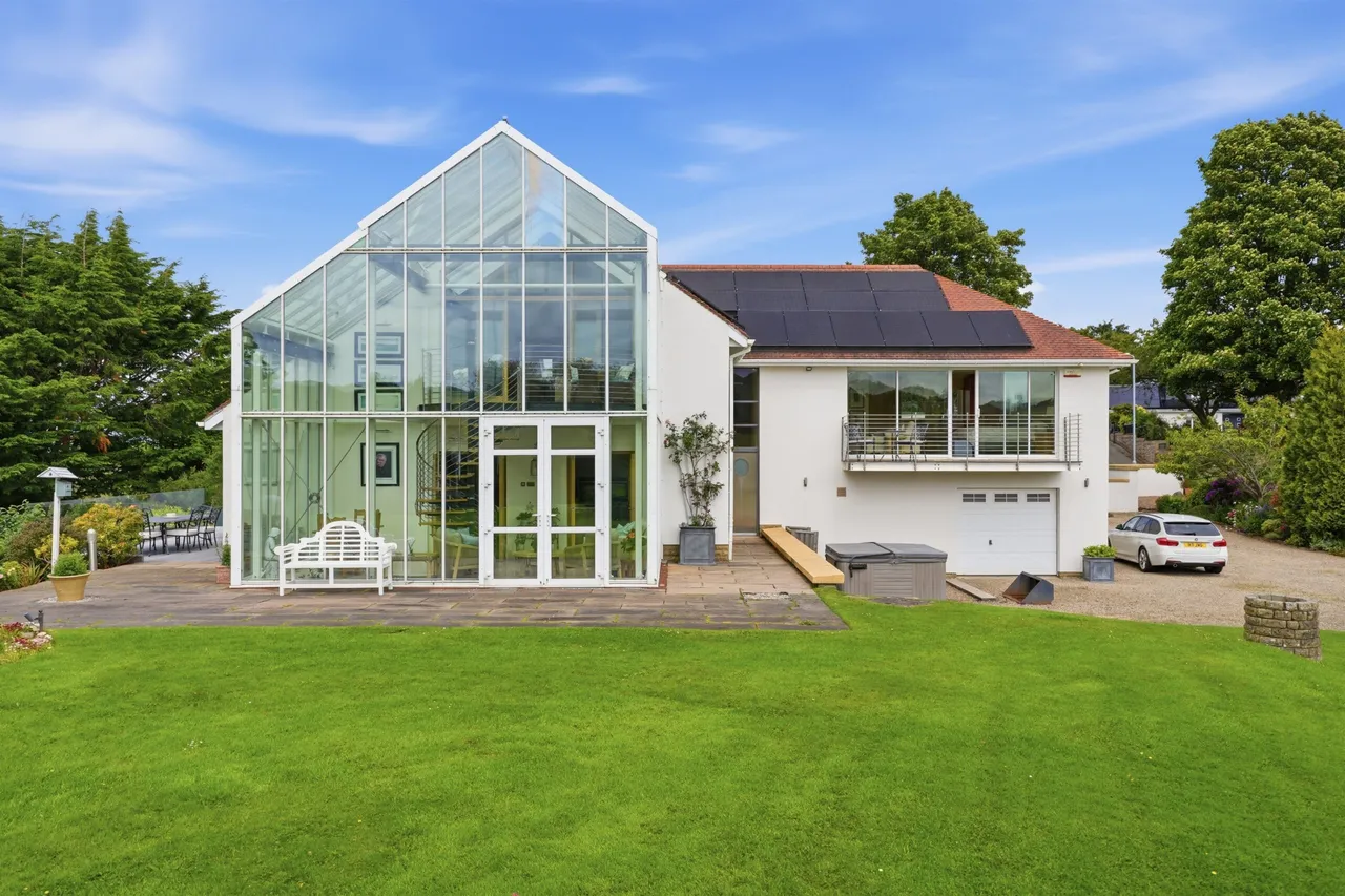 Humbie Road, Newton Mearns, photo 24